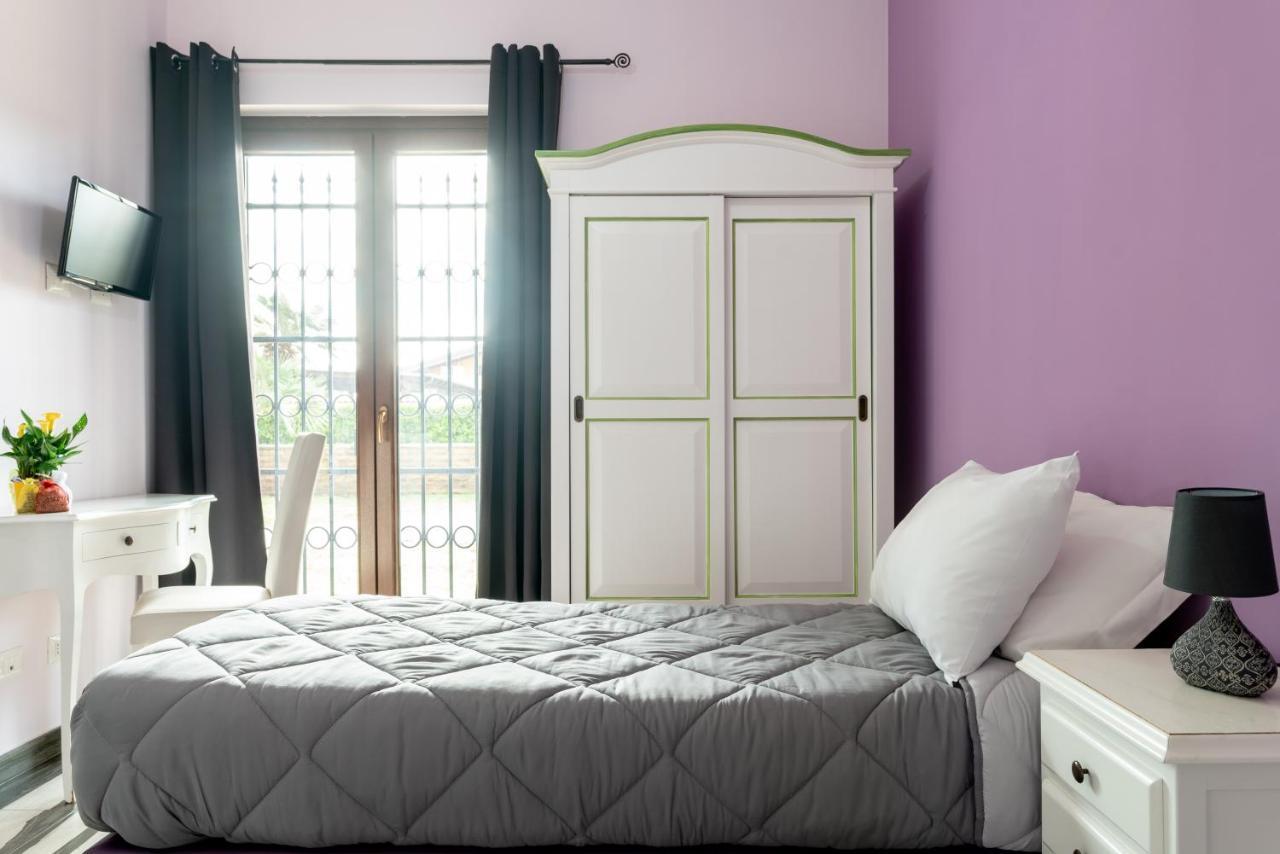 Myricae Rooms Affittacamere No Late Arrival 피우미치노 외부 사진