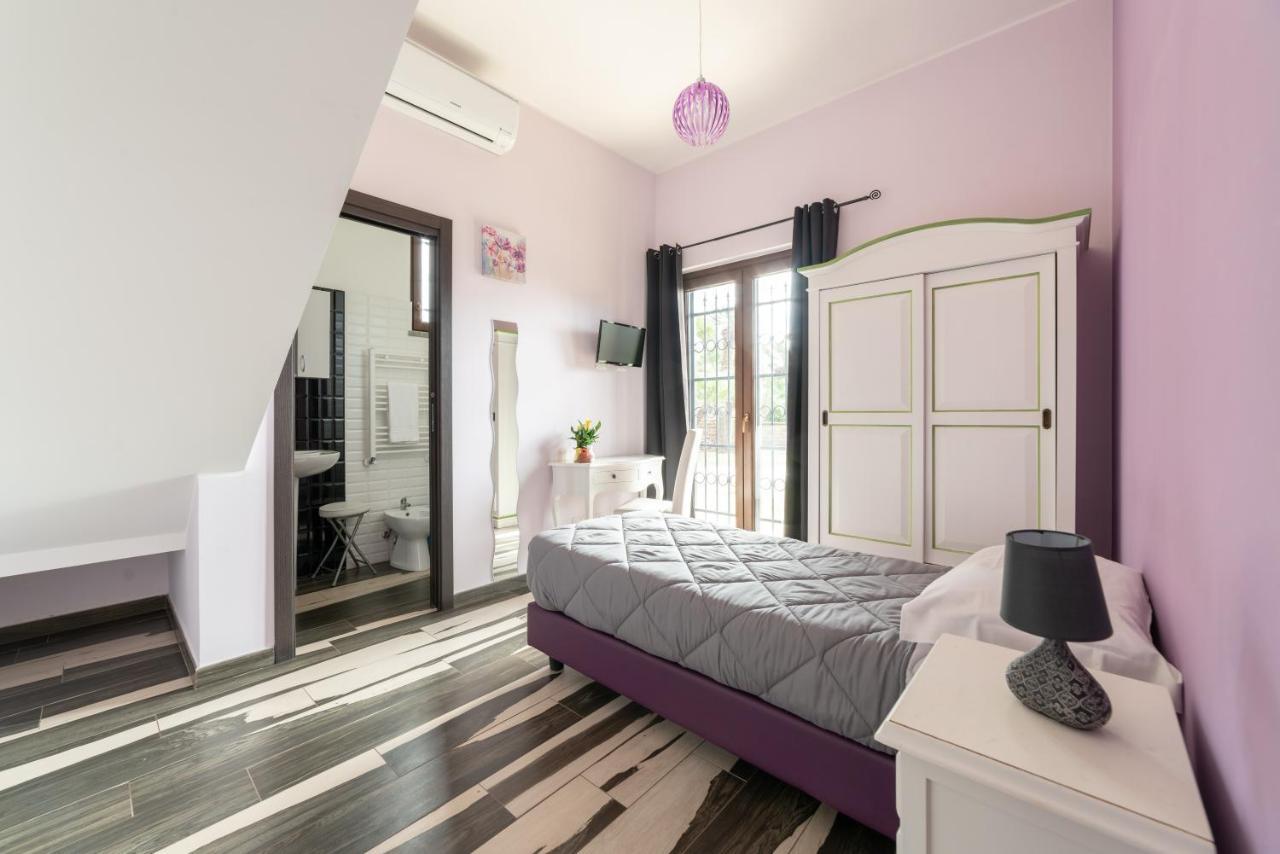 Myricae Rooms Affittacamere No Late Arrival 피우미치노 외부 사진