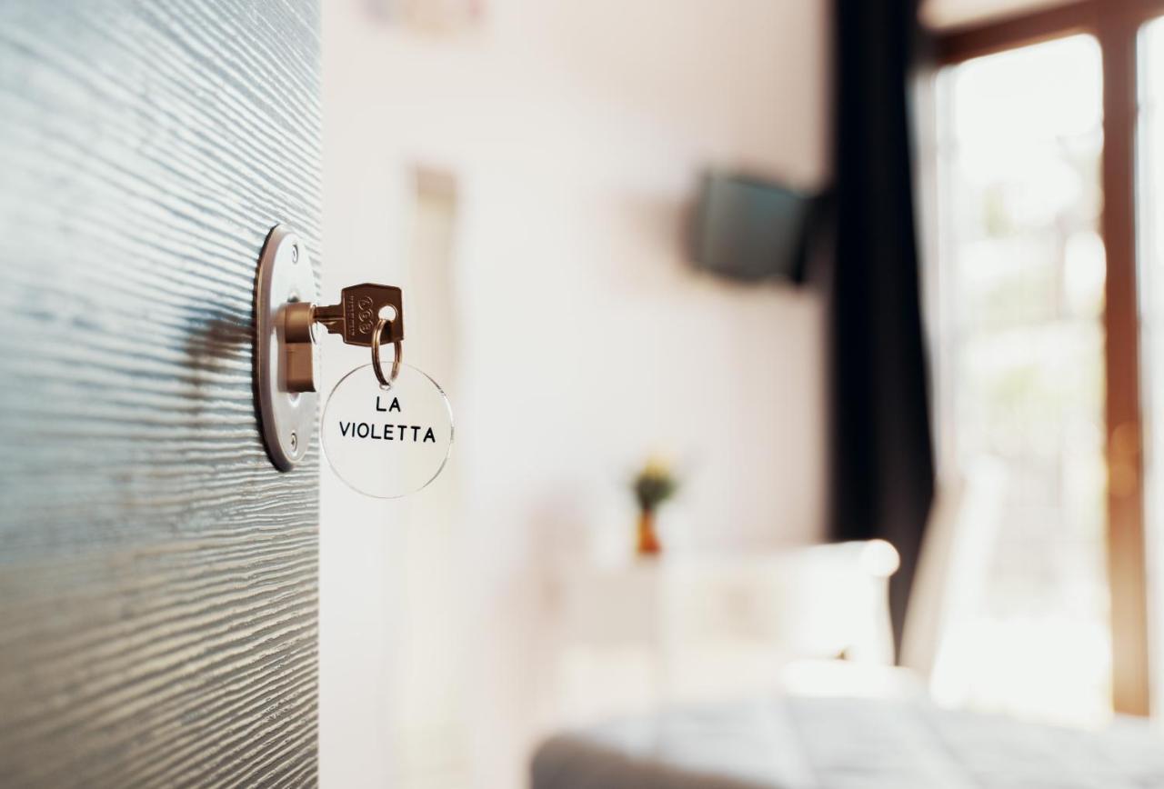 Myricae Rooms Affittacamere No Late Arrival 피우미치노 외부 사진
