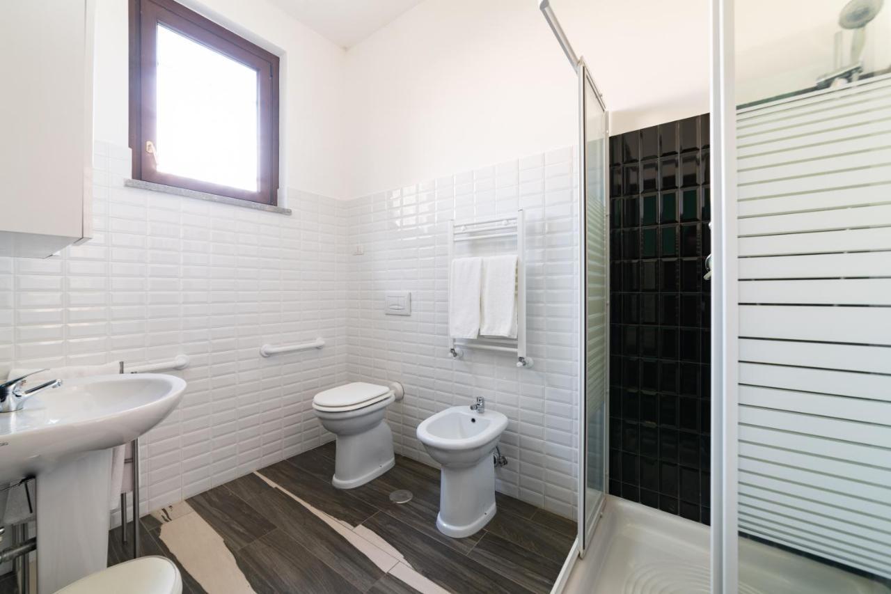 Myricae Rooms Affittacamere No Late Arrival 피우미치노 외부 사진