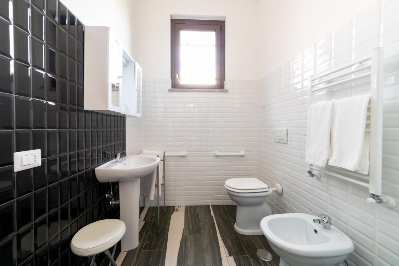 Myricae Rooms Affittacamere No Late Arrival 피우미치노 외부 사진