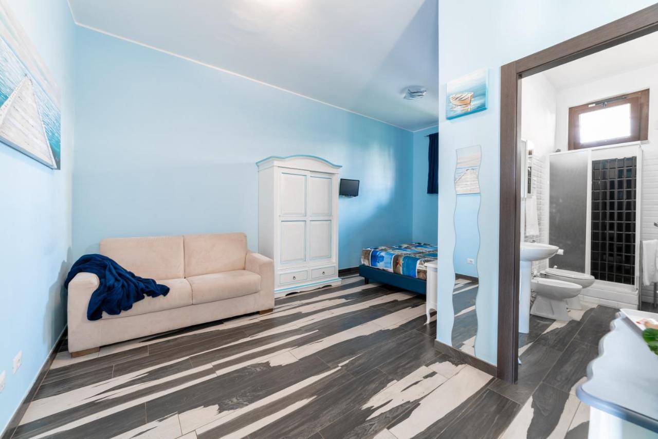 Myricae Rooms Affittacamere No Late Arrival 피우미치노 외부 사진