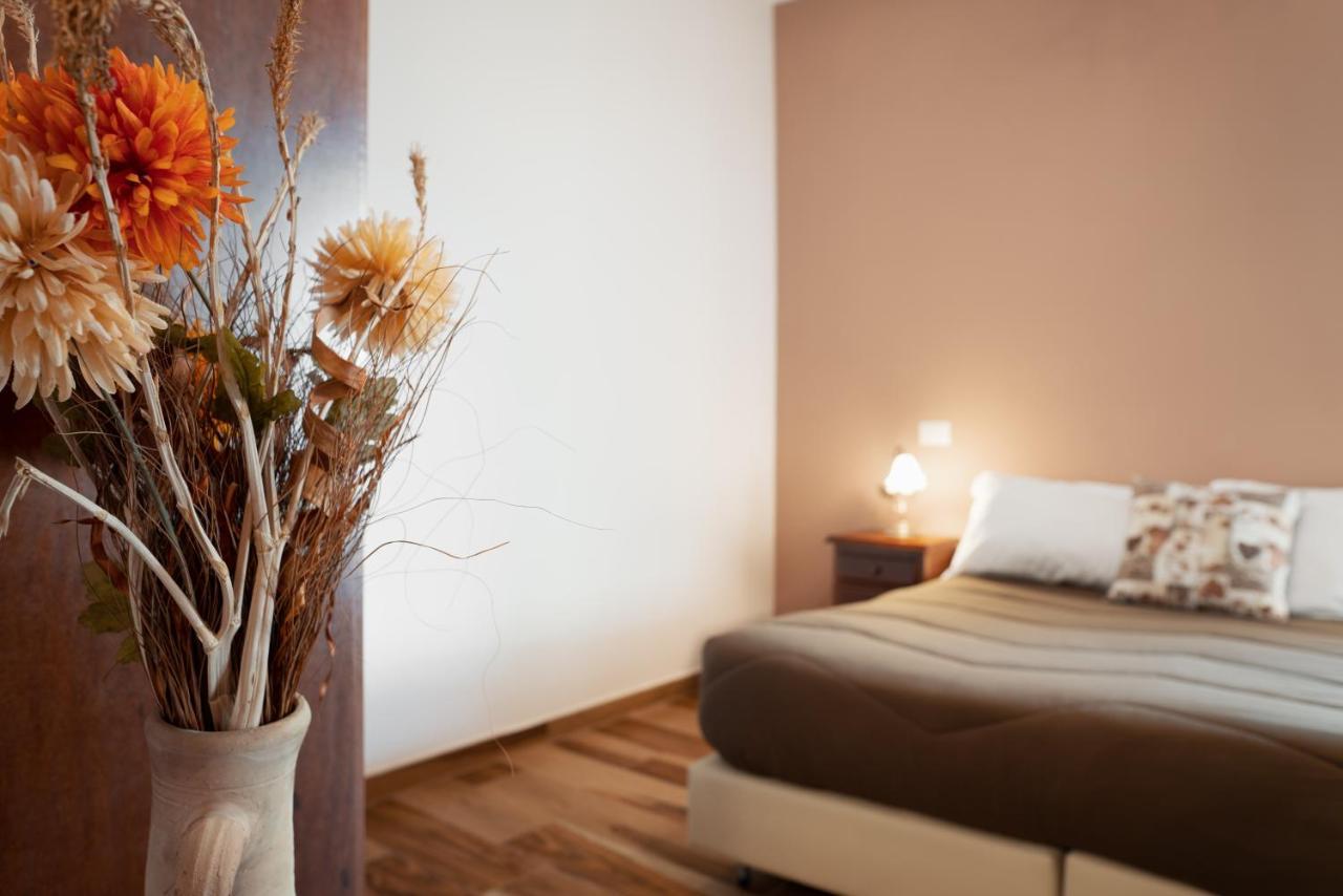 Myricae Rooms Affittacamere No Late Arrival 피우미치노 외부 사진