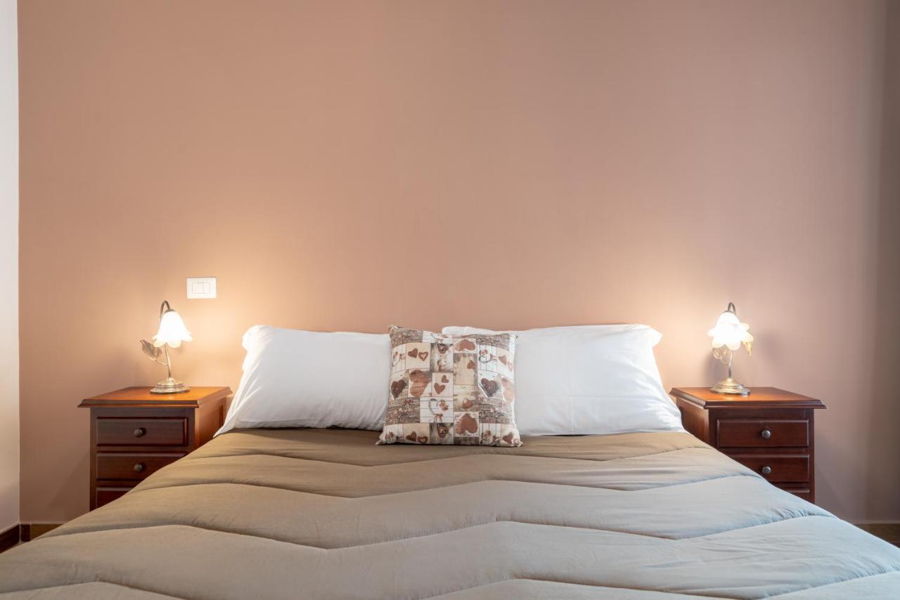 Myricae Rooms Affittacamere No Late Arrival 피우미치노 외부 사진