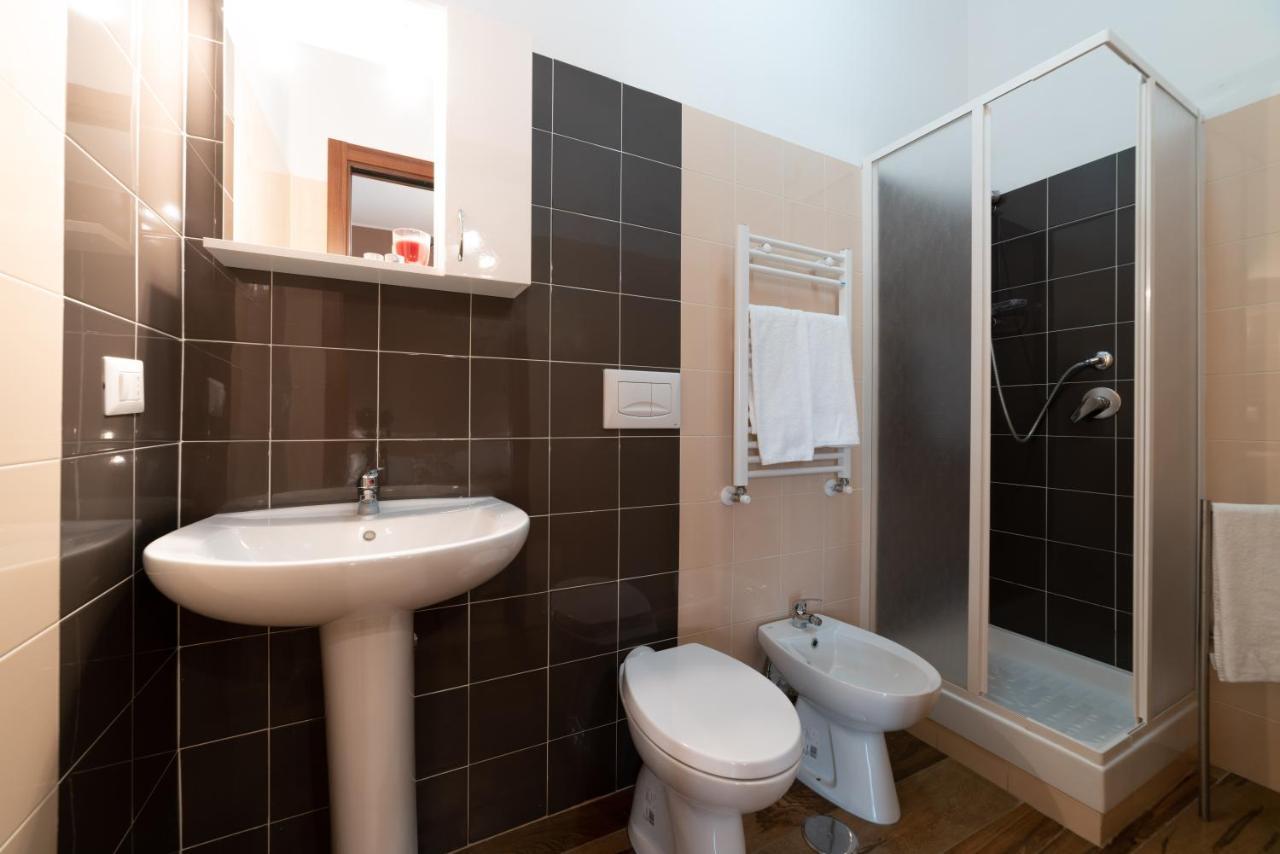 Myricae Rooms Affittacamere No Late Arrival 피우미치노 외부 사진