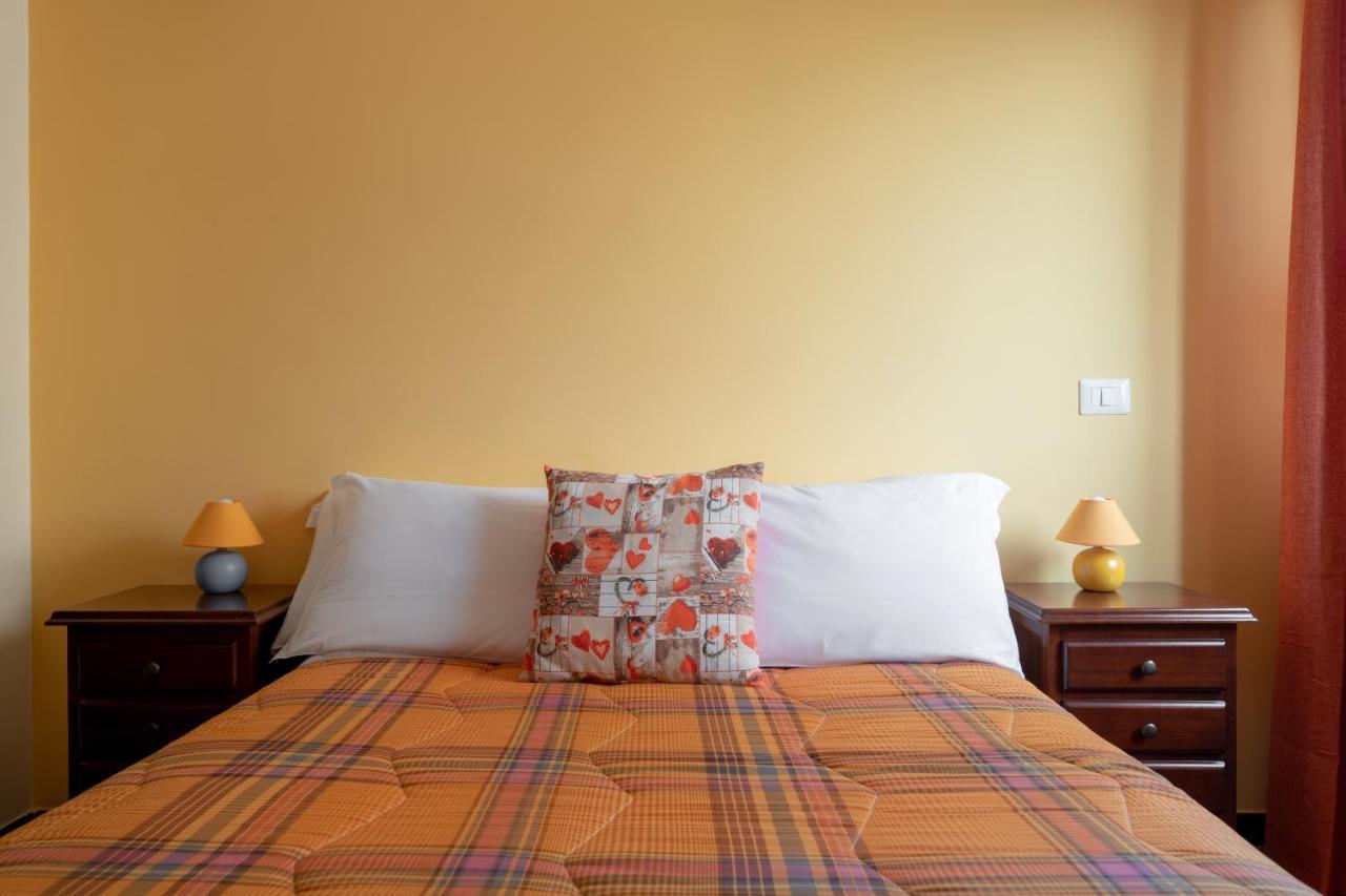Myricae Rooms Affittacamere No Late Arrival 피우미치노 외부 사진